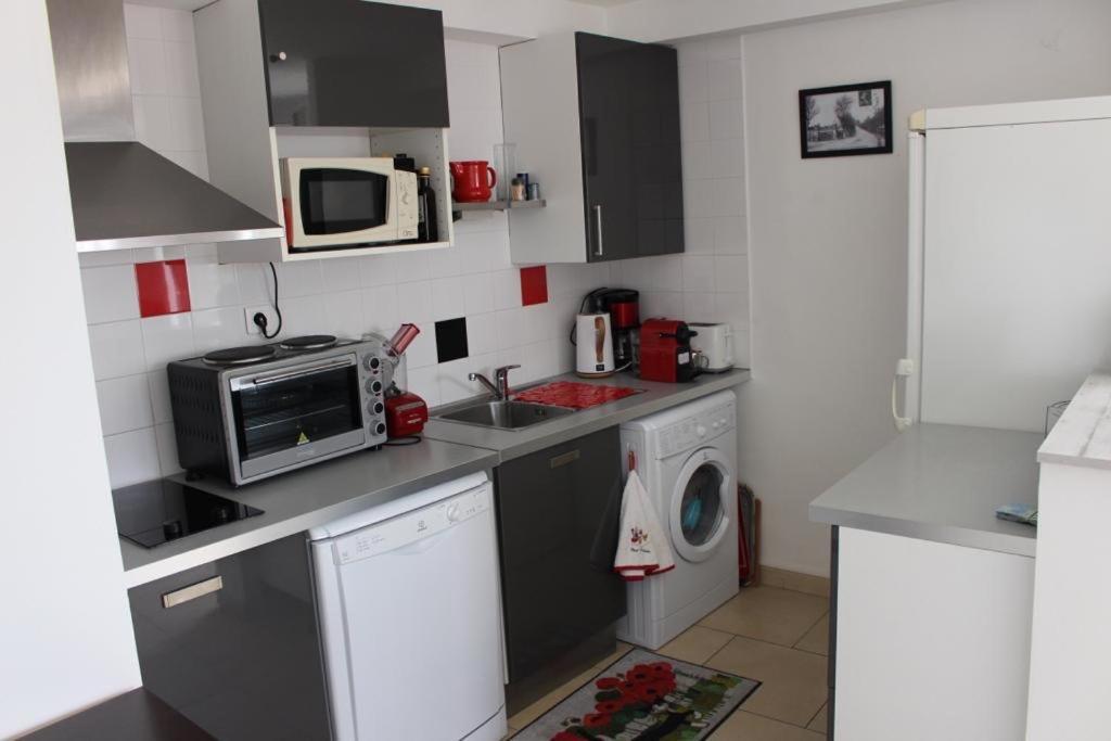 Ferienwohnung T2 Coquet Le Lavandou Plein Centre Vue Mer Exceptionnelle. Exterior foto